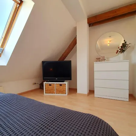 Charmante Maisonnette-dachgeschosswohnung In Zentraler Lage Rostock