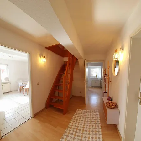 Charmante Maisonnette-dachgeschosswohnung In Zentraler Lage Apartmán *