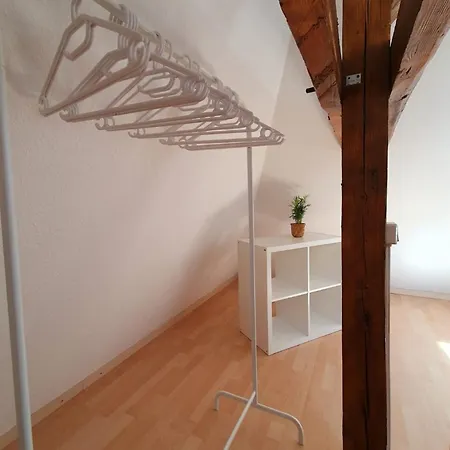 Charmante Maisonnette-dachgeschosswohnung In Zentraler Lage Apartment *