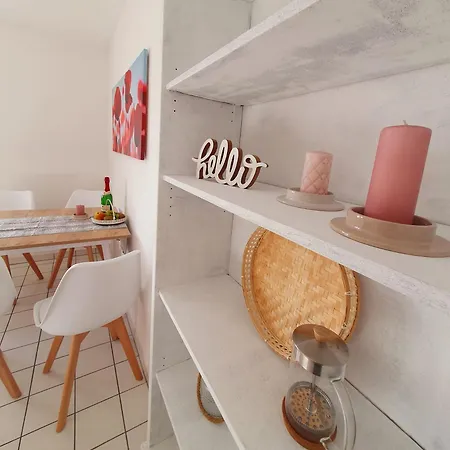 Charmante Maisonnette-dachgeschosswohnung In Zentraler Lage *