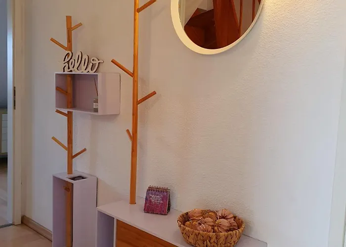 Charmante Maisonnette-dachgeschosswohnung In Zentraler Lage アパート ロストック